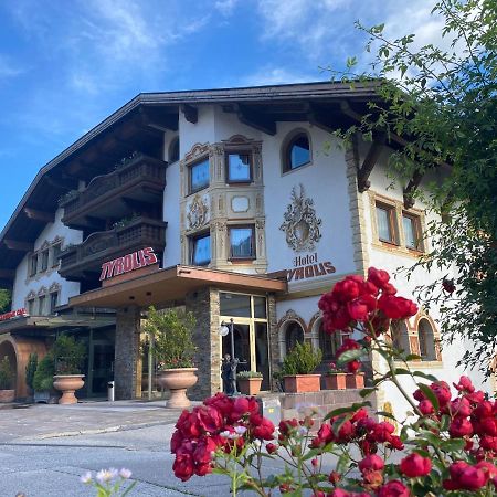 Hotel Tyrolis ツィルル エクステリア 写真