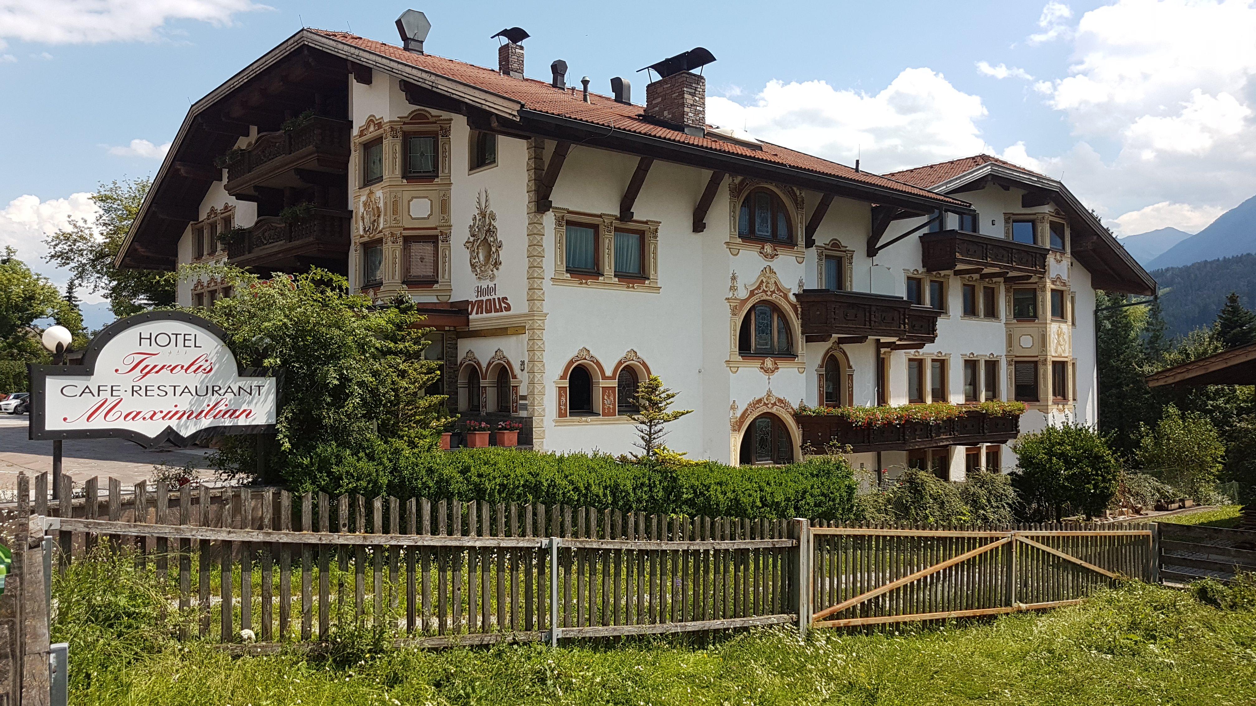 Hotel Tyrolis ツィルル エクステリア 写真