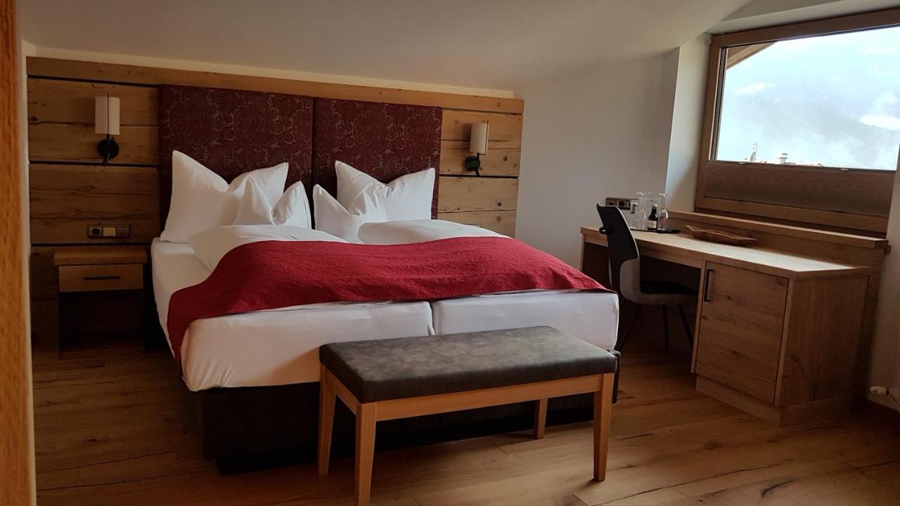 Hotel Tyrolis ツィルル エクステリア 写真