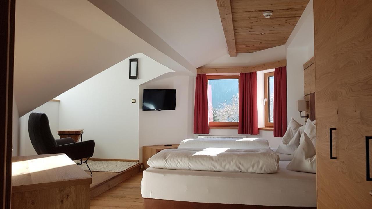 Hotel Tyrolis ツィルル エクステリア 写真