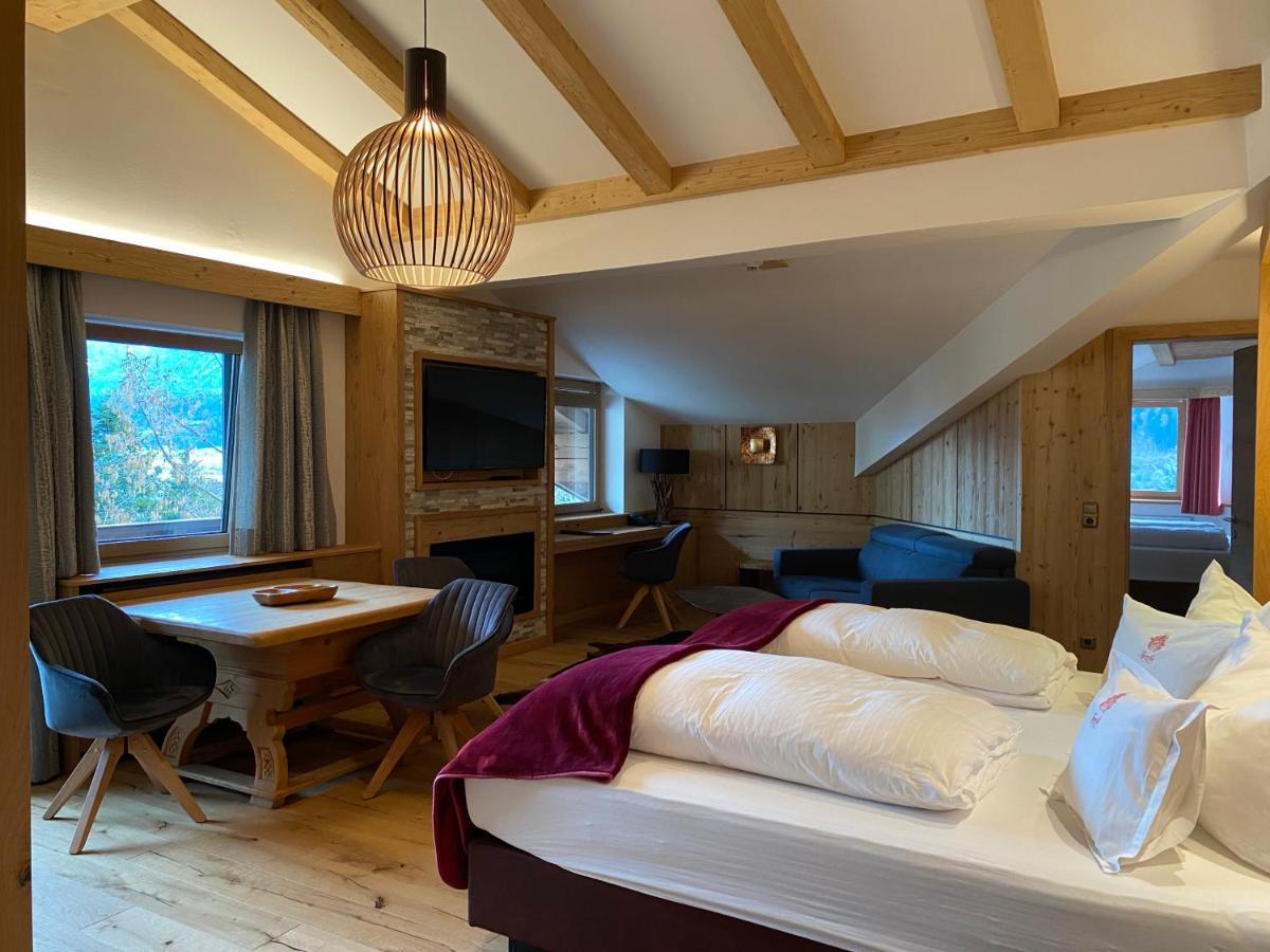 Hotel Tyrolis ツィルル エクステリア 写真
